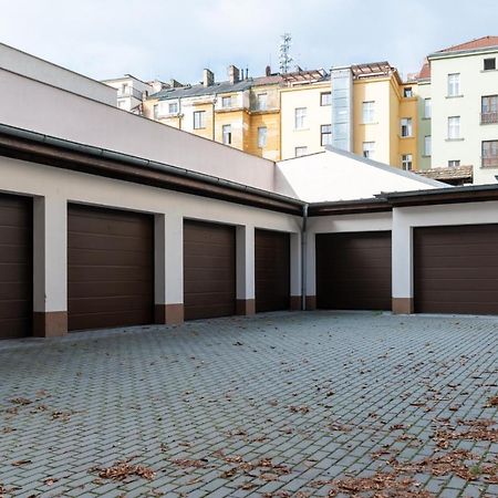 Designed Apartment Next To Vaclav Square With Terrace And Private Garage 布拉格 外观 照片