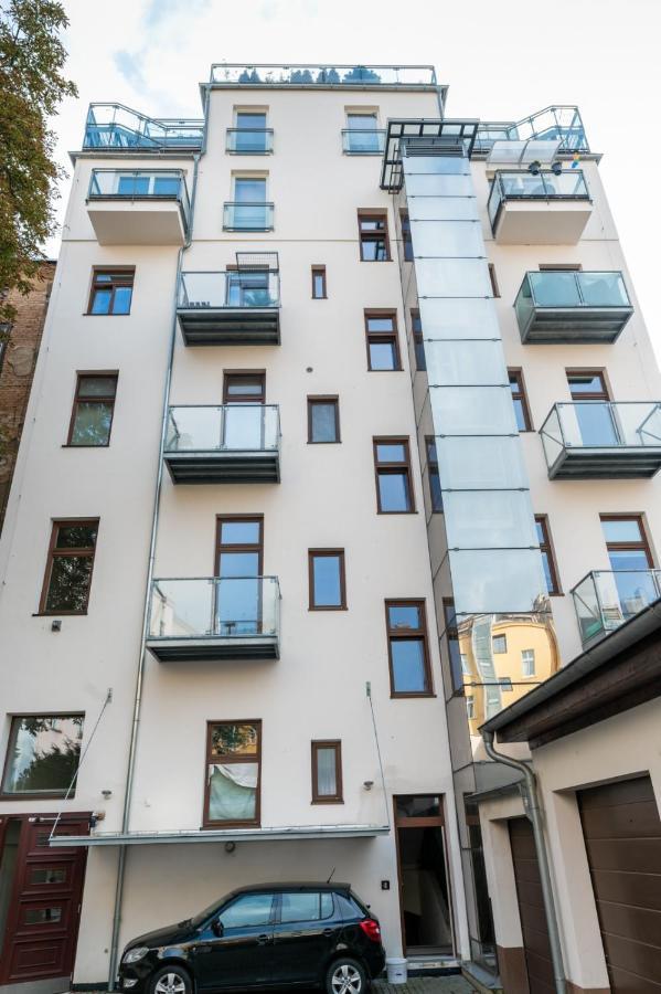 Designed Apartment Next To Vaclav Square With Terrace And Private Garage 布拉格 外观 照片