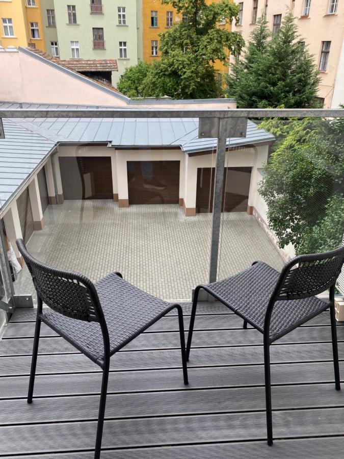 Designed Apartment Next To Vaclav Square With Terrace And Private Garage 布拉格 外观 照片