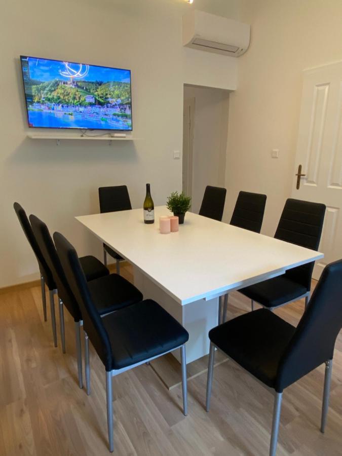 Designed Apartment Next To Vaclav Square With Terrace And Private Garage 布拉格 外观 照片