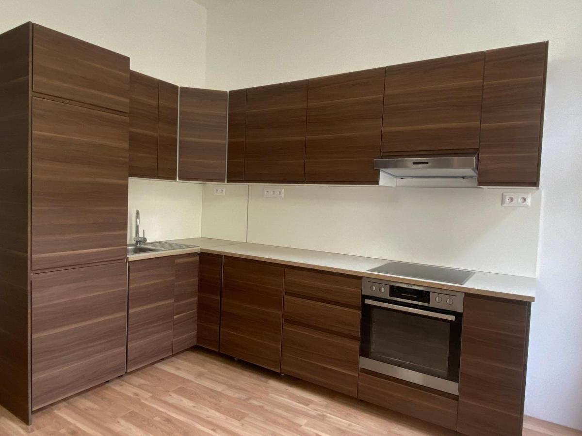 Designed Apartment Next To Vaclav Square With Terrace And Private Garage 布拉格 外观 照片