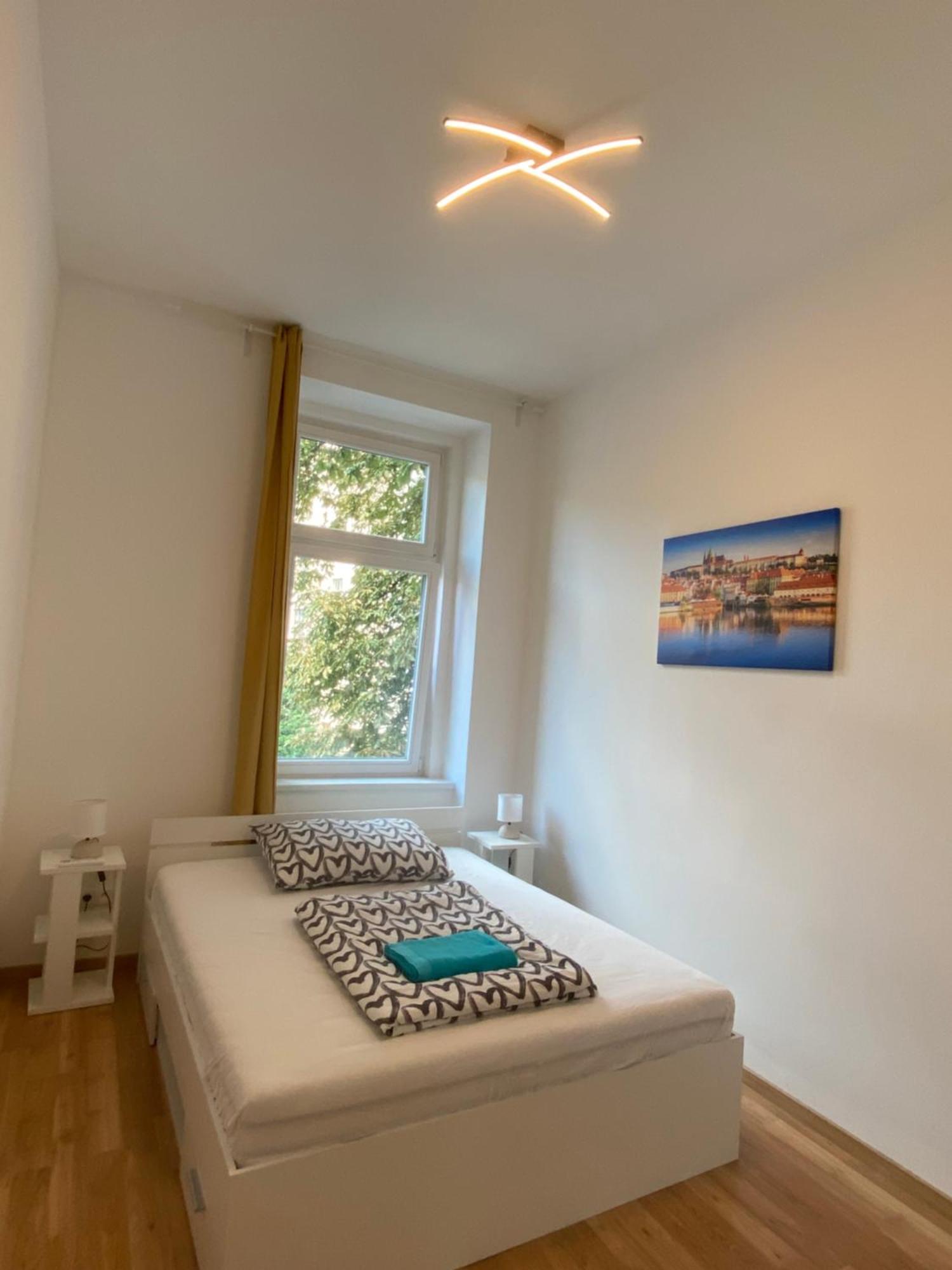 Designed Apartment Next To Vaclav Square With Terrace And Private Garage 布拉格 外观 照片